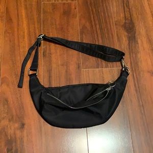 BLACK FOREVER 21 FANNY PACK ACCESSORY